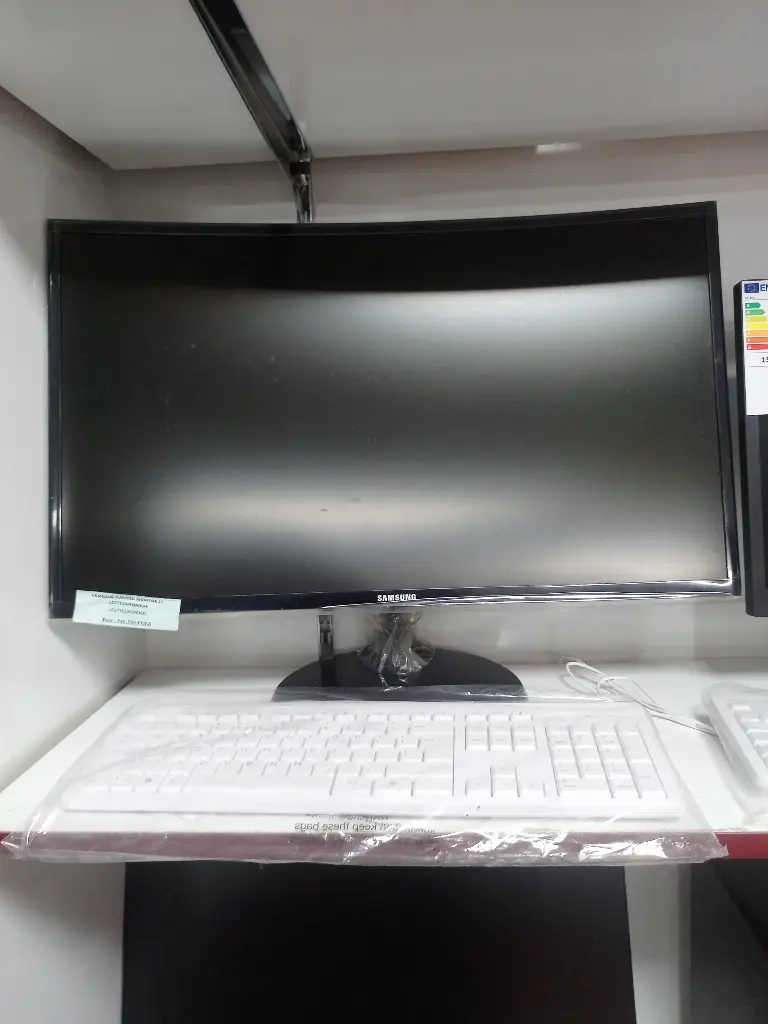 Écran Samsung incurvé 27" LC27T550FDMXUE